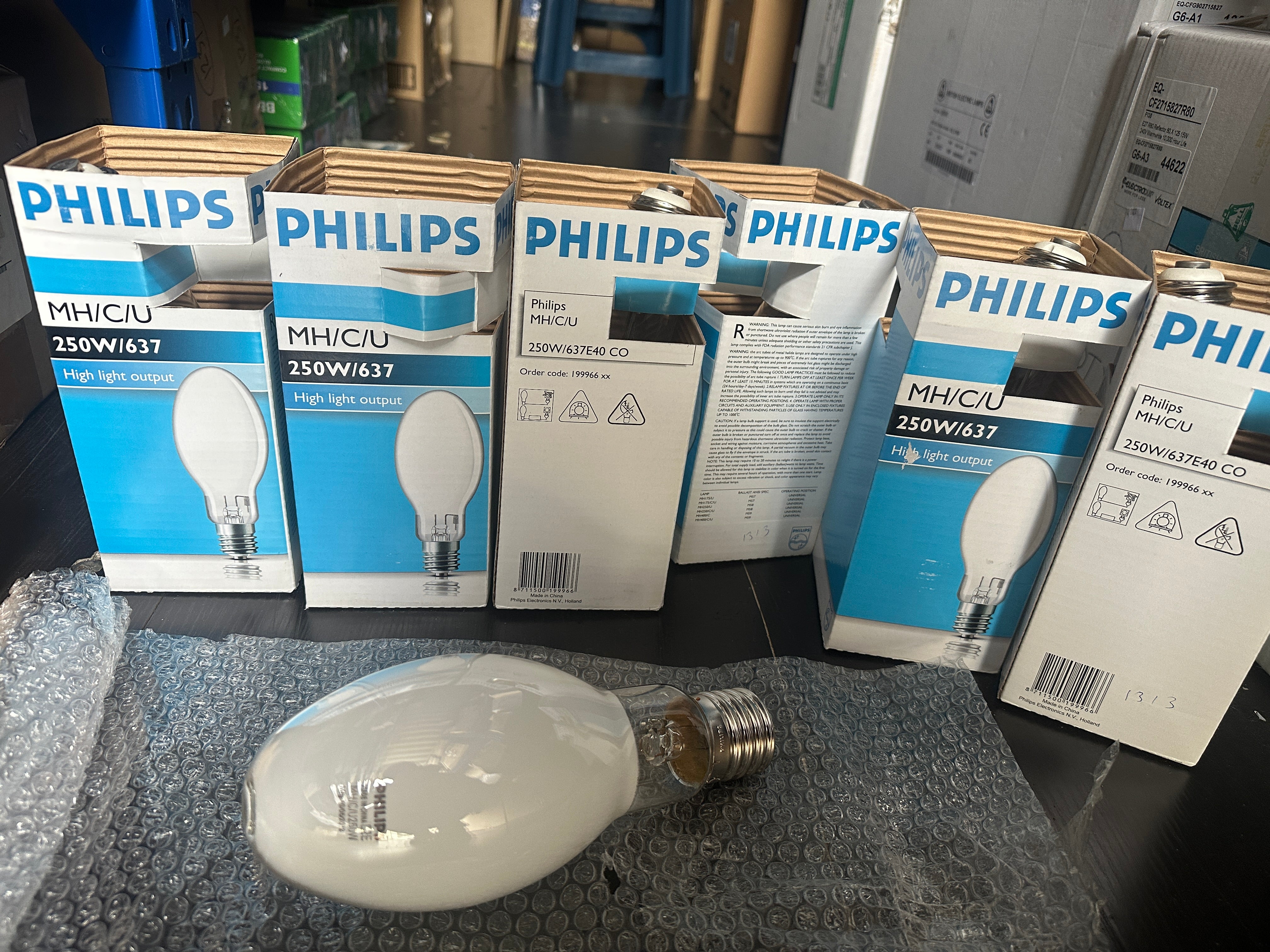 LAMP: 250W E40 METAL HALIDE